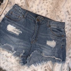 Almost famous Jean shorts